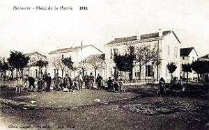 2238- Mondovi - Place de la Mairie en 1911